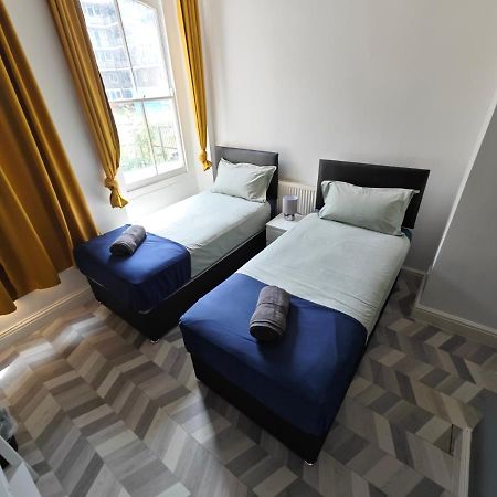 2 Bedroom 2 Bathroom Apartment In Old St - Shoreditch - Zone 1 Londra Exterior foto