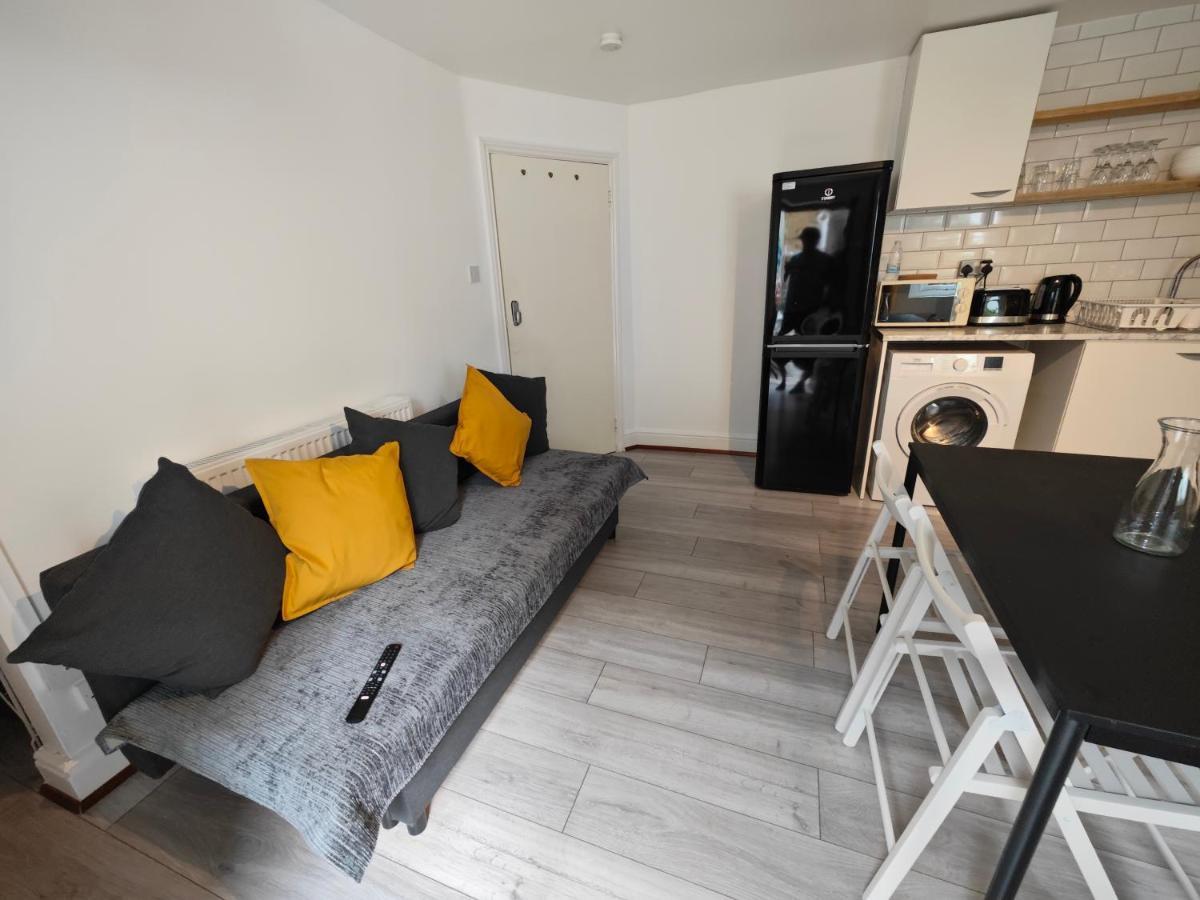 2 Bedroom 2 Bathroom Apartment In Old St - Shoreditch - Zone 1 Londra Exterior foto