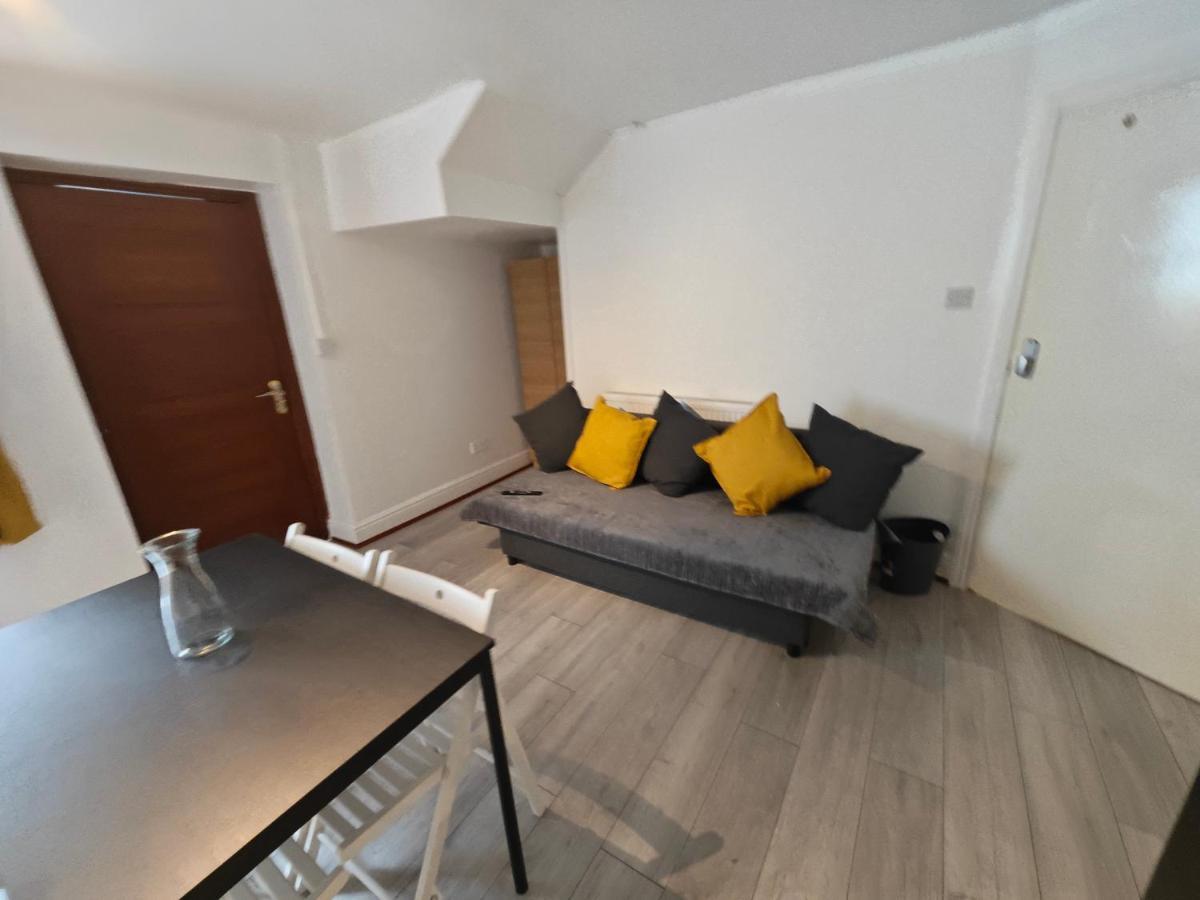 2 Bedroom 2 Bathroom Apartment In Old St - Shoreditch - Zone 1 Londra Exterior foto