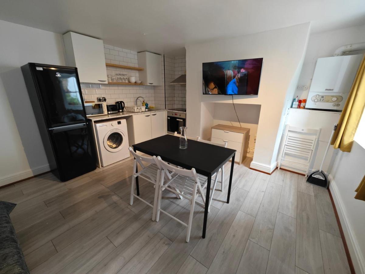 2 Bedroom 2 Bathroom Apartment In Old St - Shoreditch - Zone 1 Londra Exterior foto