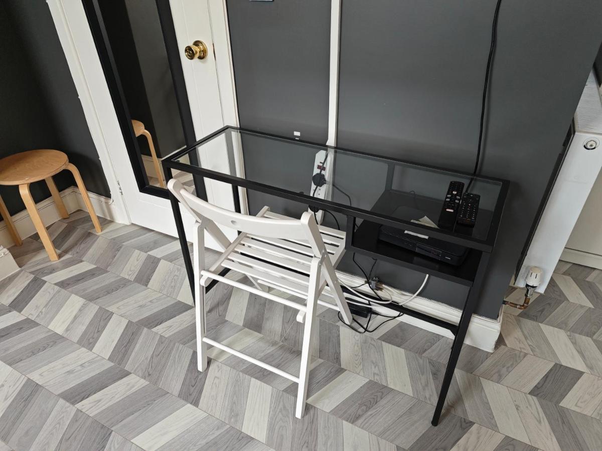 2 Bedroom 2 Bathroom Apartment In Old St - Shoreditch - Zone 1 Londra Exterior foto