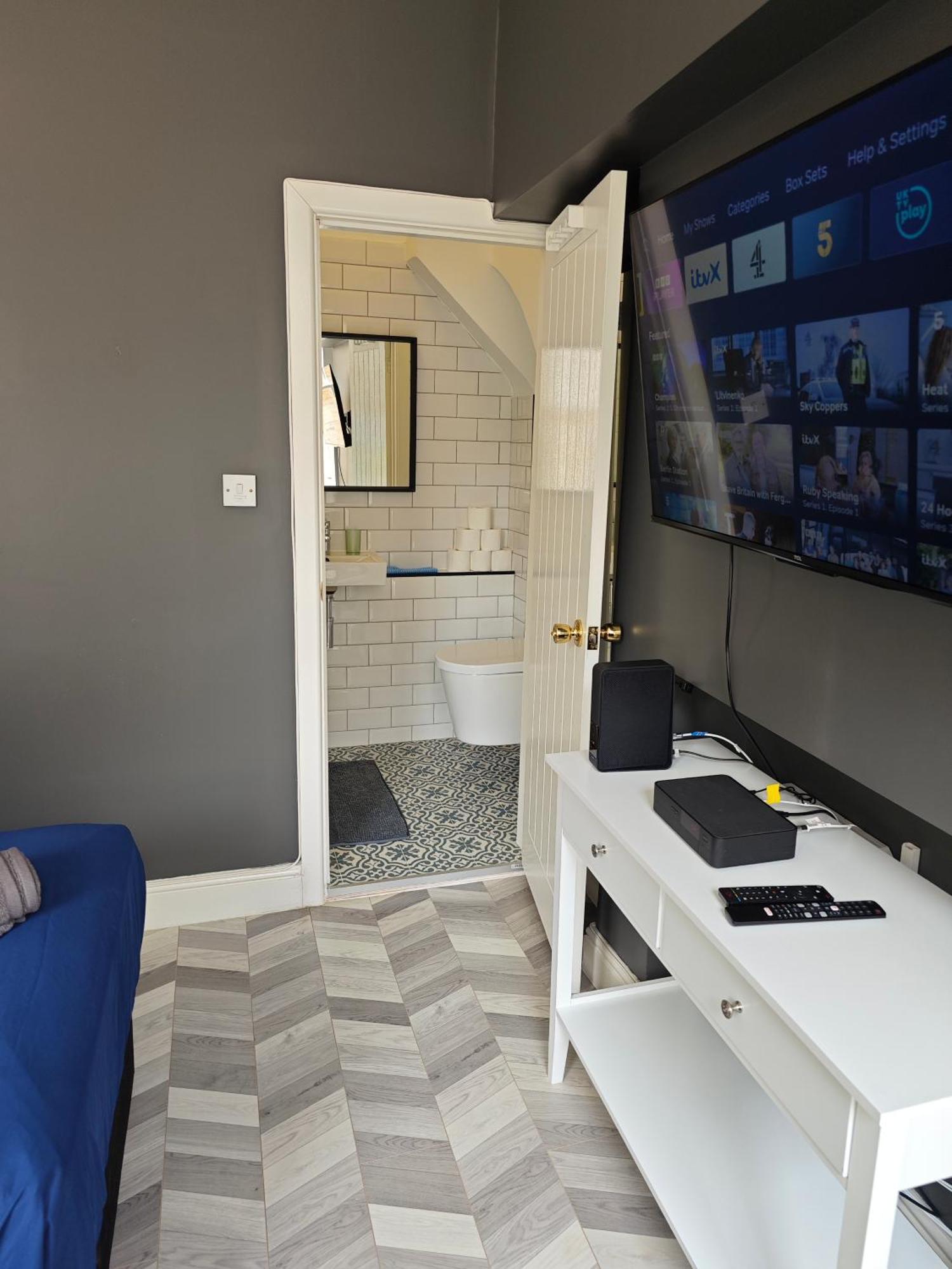 2 Bedroom 2 Bathroom Apartment In Old St - Shoreditch - Zone 1 Londra Exterior foto